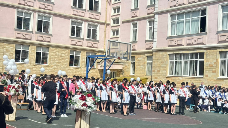 В добрый путь, выпускники!.